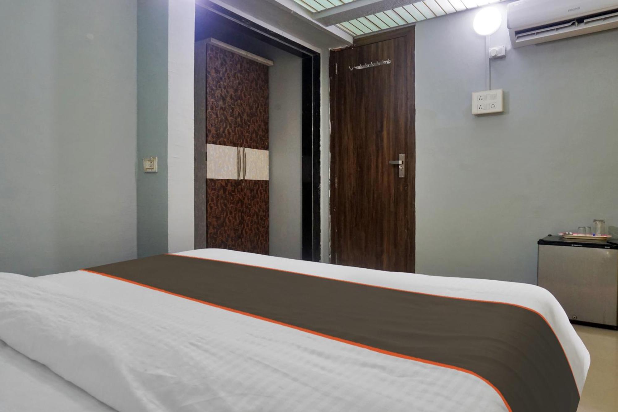 Collection O Baner Executive Stays Pune Exterior foto